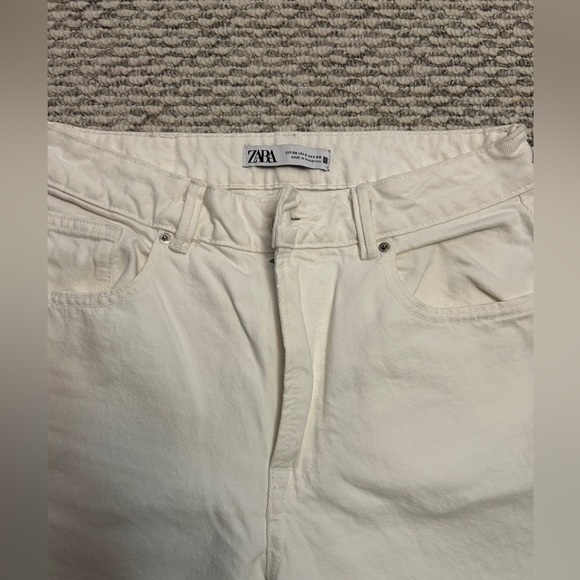 ZARA WHITE DENIM JEANS - Picture 2 of 4